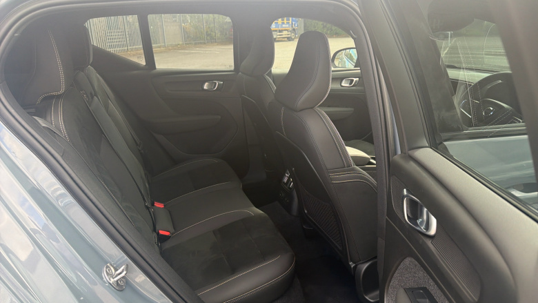 Volvo Xc40 1.5 T4 Recharge PHEV Plus Dark 5dr Auto Estate